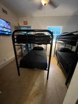 Miami Cheerful Hostel Bed 4B - Holiday Home - Image 5