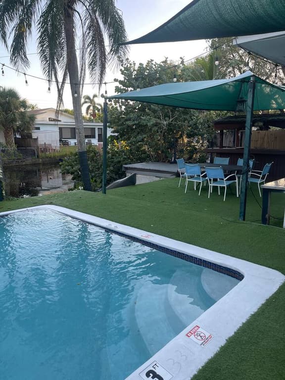 Miami Bedspace Hostel Bed With Pool Lounge 2D - Image 1